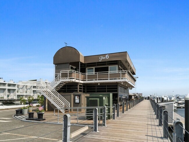 Building Photo - 42 8th St