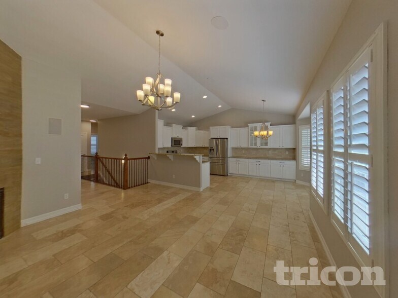 Building Photo - 6697 Cottonwood Tree Dr