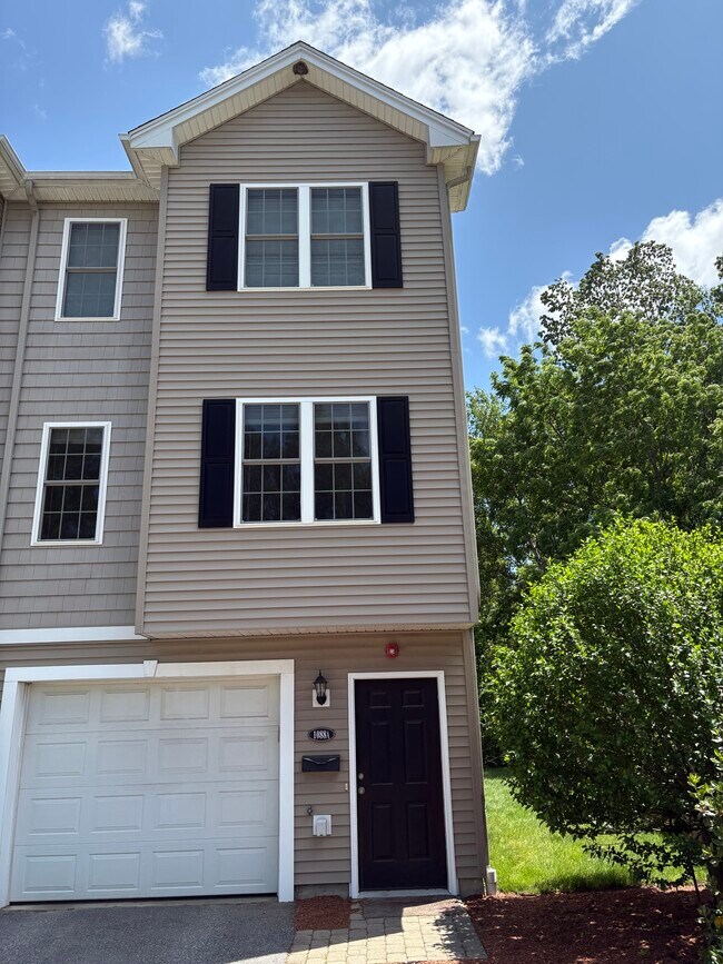 Primary Photo - 1088 W Boylston St