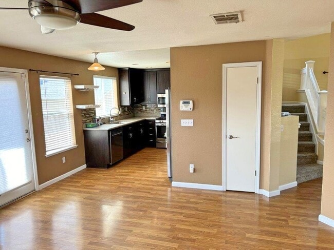 Building Photo - Modern 4 Bedroom 3 Bath Close to Marina Suisun City *Star Rentals