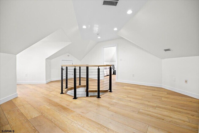 Building Photo - 31 Seaside Ct