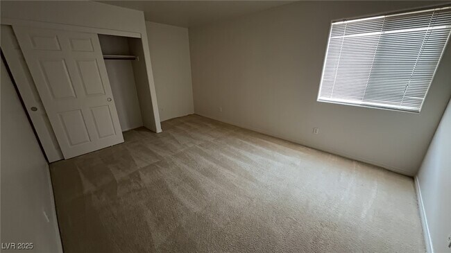 Building Photo - 7253 Vinca Rd