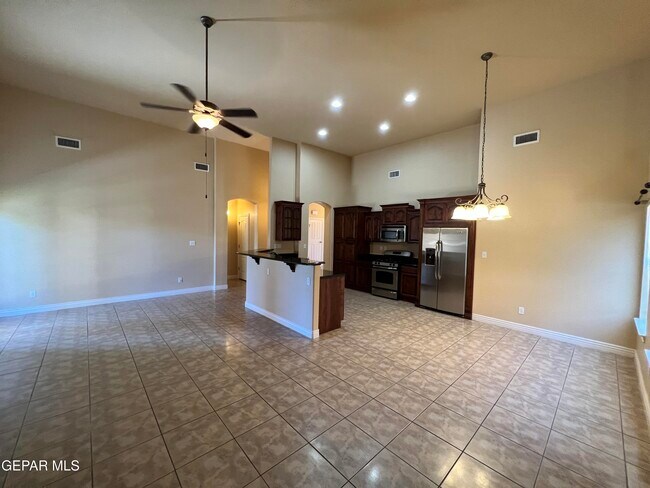 Building Photo - 11404 Victor Flores Pl