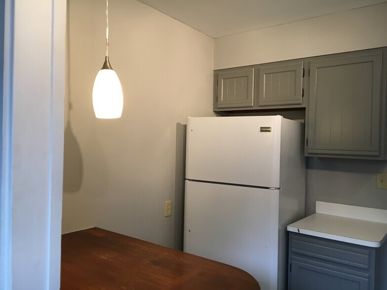 Building Photo - 17910 Crest Ln