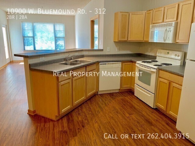 Building Photo - 10900 W Bluemound Rd