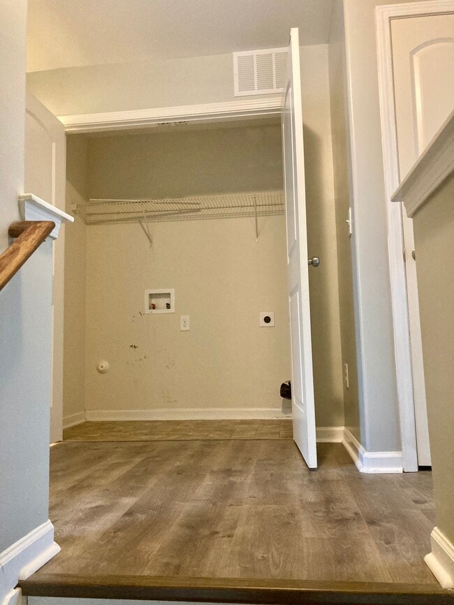 Building Photo - 1358 Dowden St