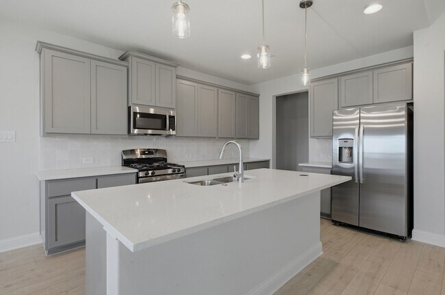 Building Photo - 1224 Redcoat Dr