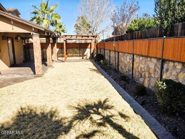 Building Photo - 2828 Bear Rock Pl