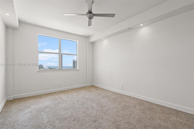 Building Photo - 401 69th St