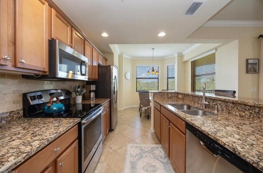 Building Photo - 9731 Acqua Ct