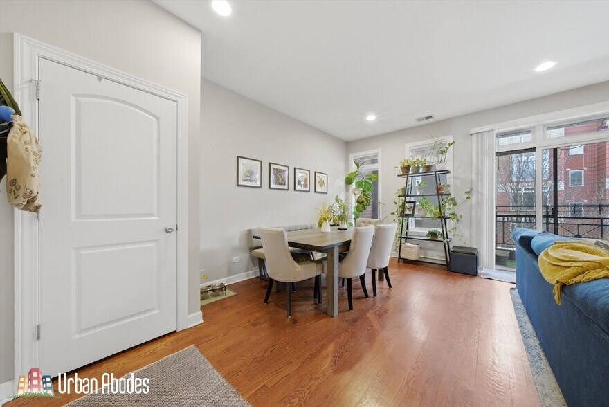 Building Photo - 2114 W Rice St