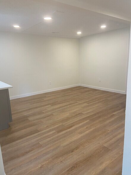 Building Photo - 8746 S 1440 W