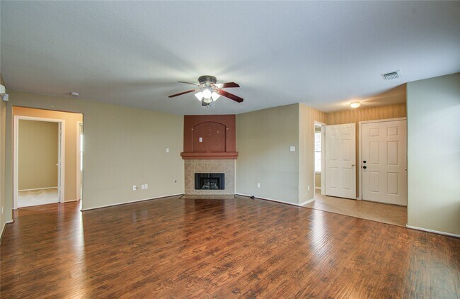 Building Photo - 610 Kiley Dr