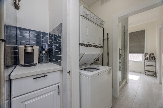 Building Photo - 1912 37th St