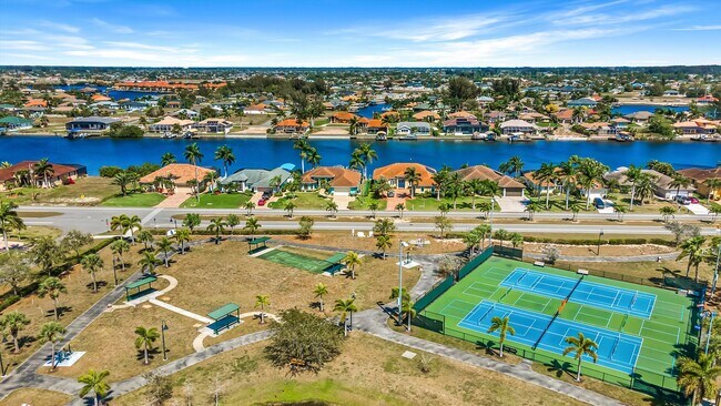 Building Photo - 3219 SW 7th Ln