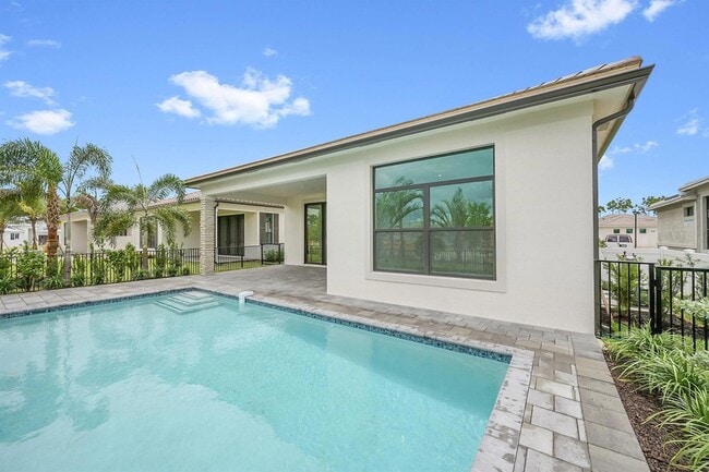 Building Photo - 13917 Vivant Dr