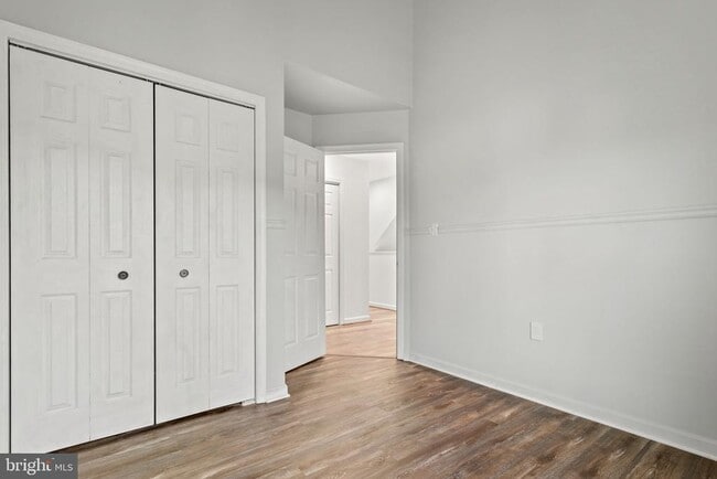 Building Photo - 6608 Beach Dr
