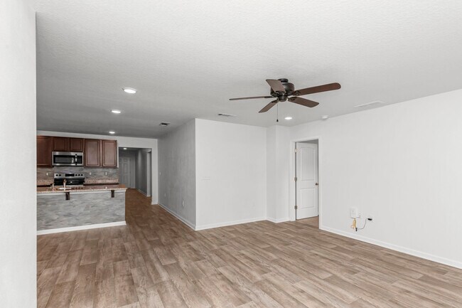 Building Photo - 1009 Limpkin St