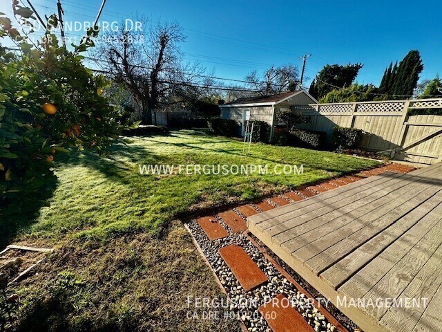 Building Photo - 350 Sandburg Dr