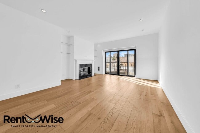 Building Photo - 1776 Sacramento St