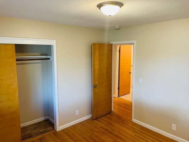 Building Photo - Beautiful 3bed/2ba house on Cul-de-sac. Great location with Cupertino Schools.