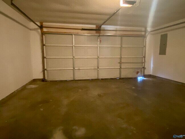 Building Photo - 242 Comet Dr