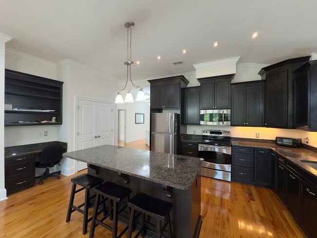 Building Photo - 2604 Ulysses Rd