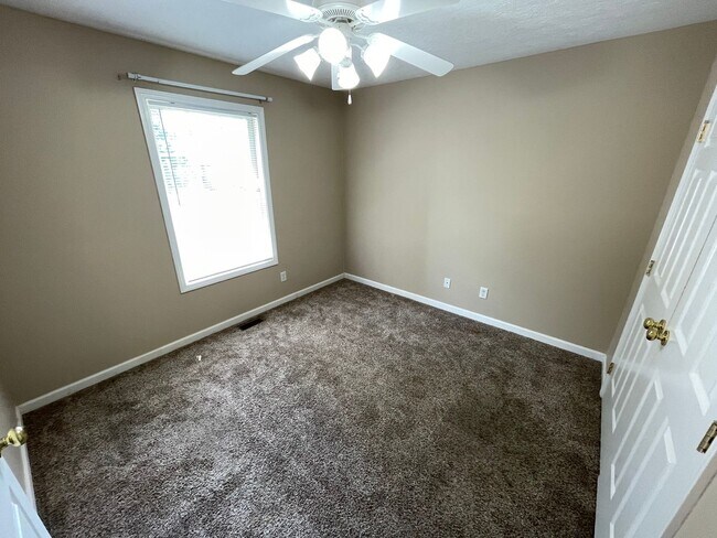 Building Photo - Fantastic Home in Shelbyville!
