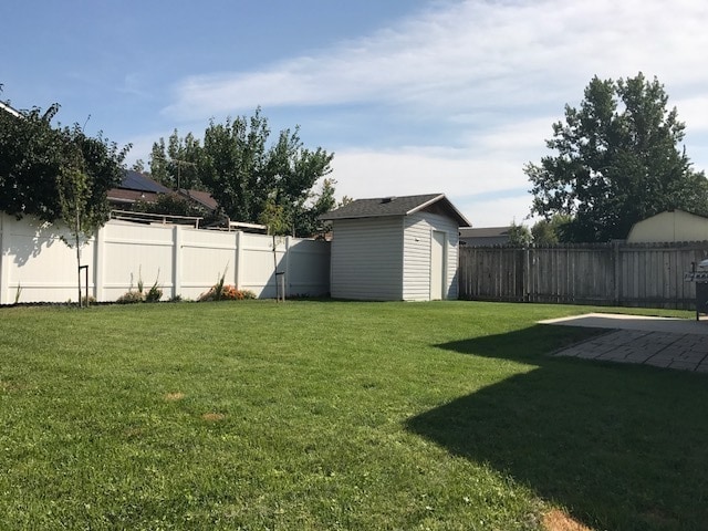 Building Photo - Pet Friendly Home on Corner Lot w 2 car garage