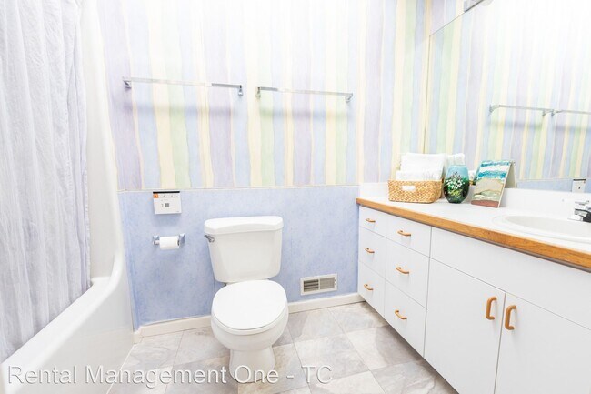 Building Photo - 2 br, 2 bath House - 6311 Ridge Drive, #23