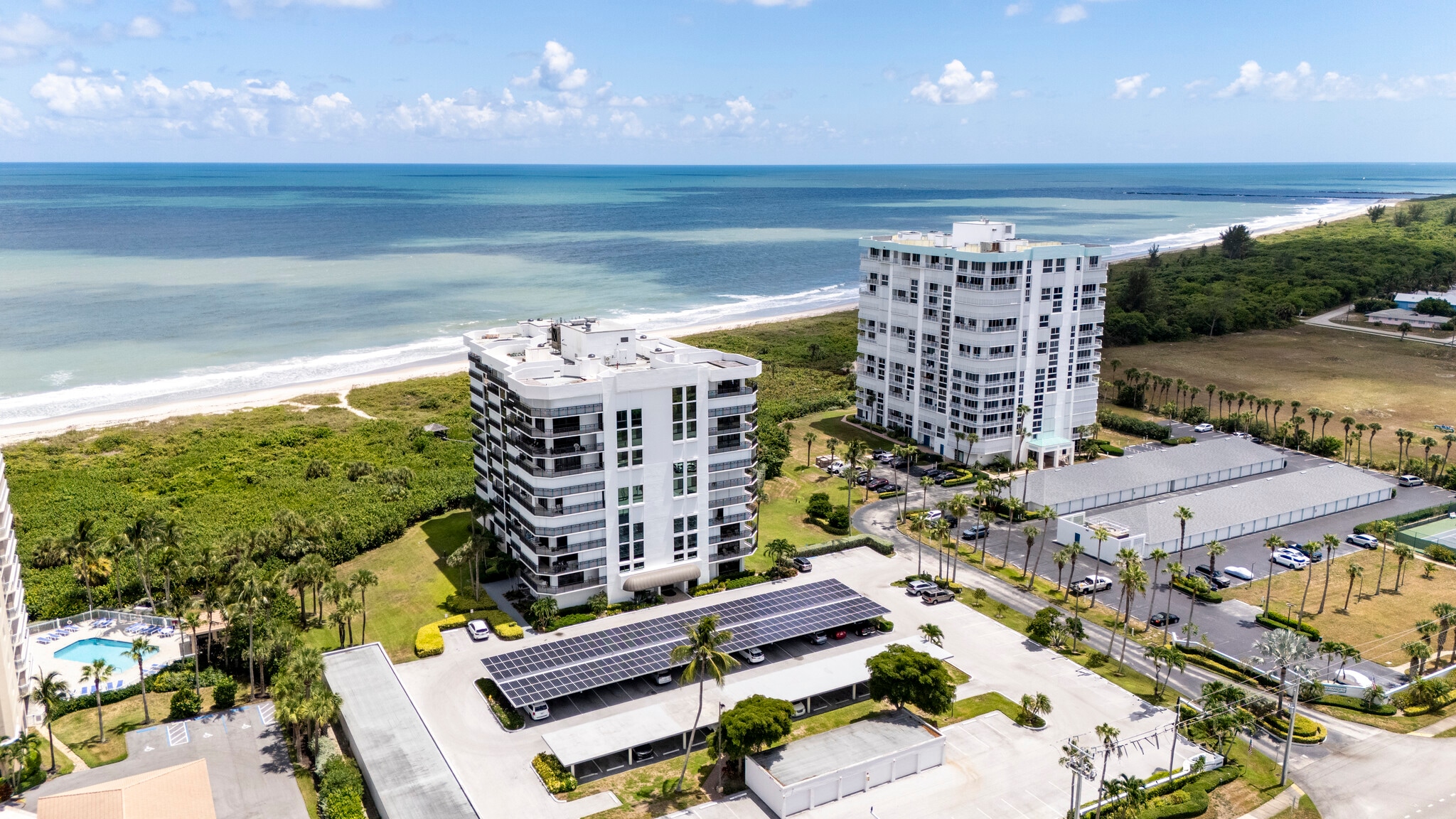 Direct Beach Access - 2800 N Highway A1A