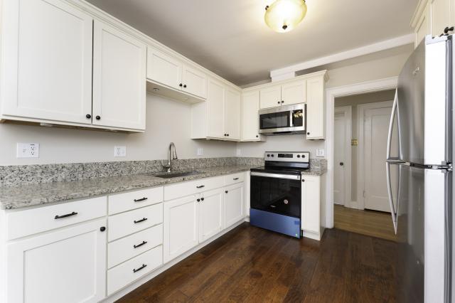 Building Photo - 4 bedroom in Seattle WA 98103