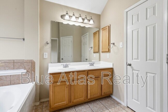 Building Photo - 4353 Mountain Crest Dr