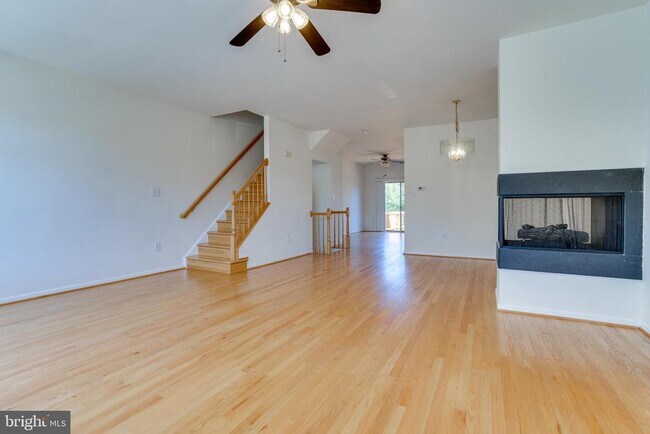 Building Photo - 6155 Early Autumn Dr