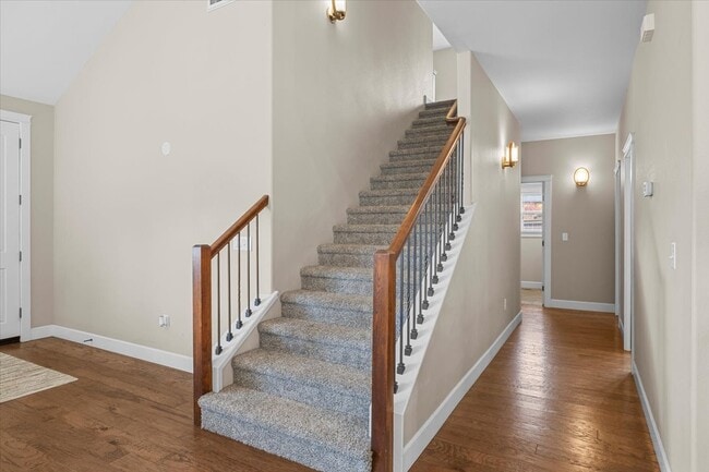 Building Photo - 4375 Vista Pointe Dr