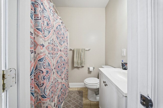 Building Photo - 146 W Seaview Ave