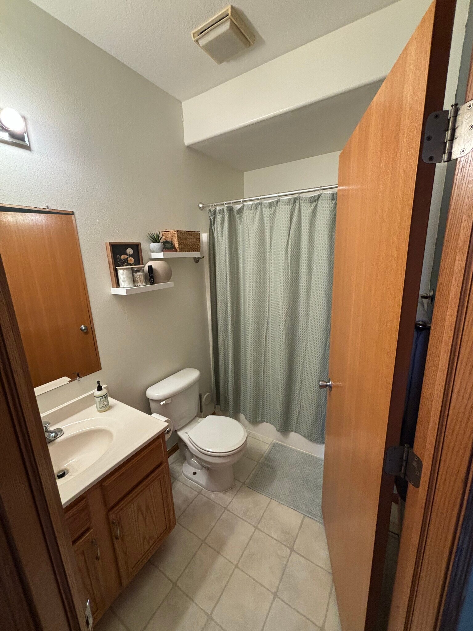 Building Photo - 1552 Deerfield Dr