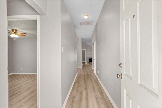 Building Photo - 32126 Annice Ln