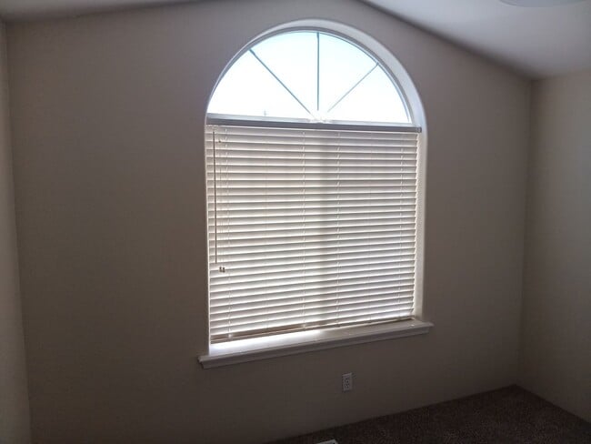 Building Photo - Cozy and Spacious Home for Rent