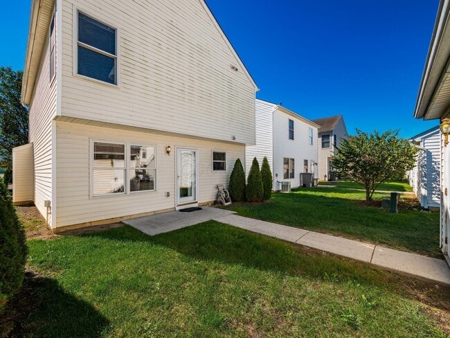 Building Photo - 135 Saratoga St