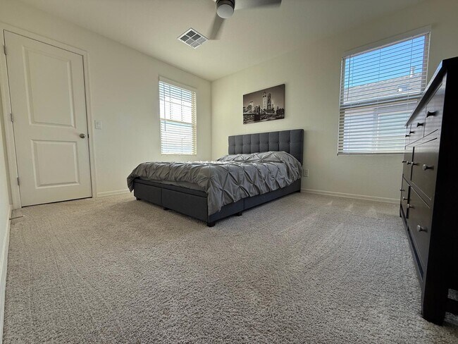 Building Photo - 5542 W Moody Trl