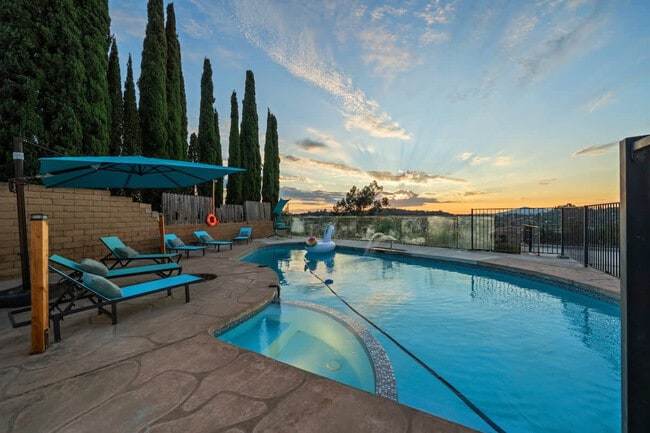 Building Photo - 1853 Penasco Rd