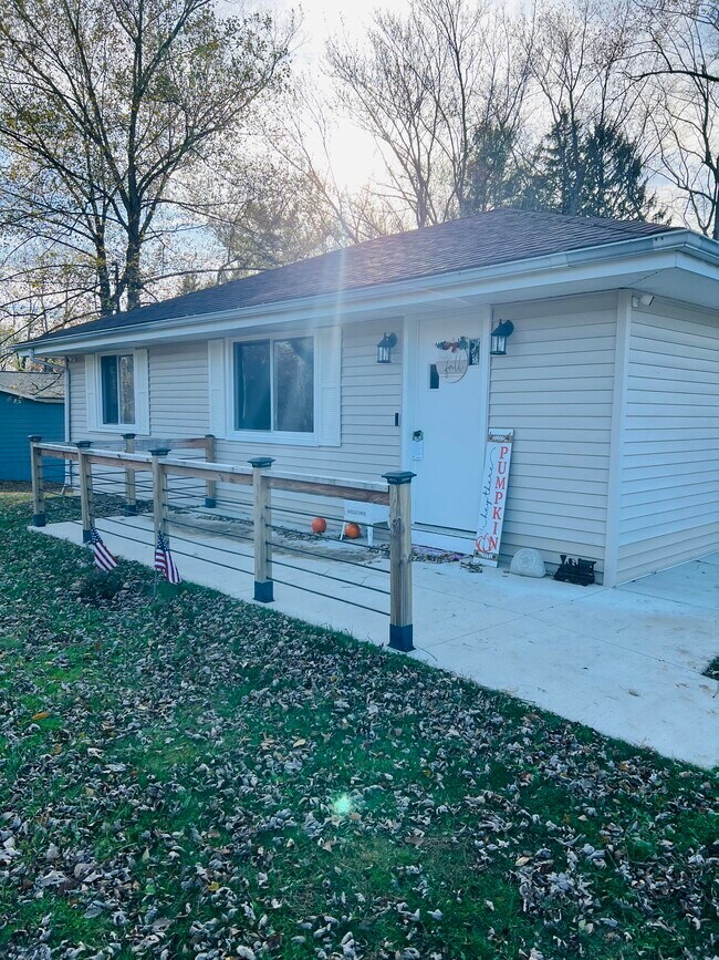 Primary Photo - 6712 Grove Rd