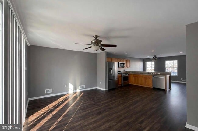 Building Photo - 107 Jamestown Blvd