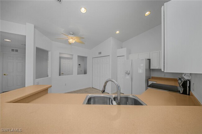 Building Photo - 10130 Colonial Country Club Blvd