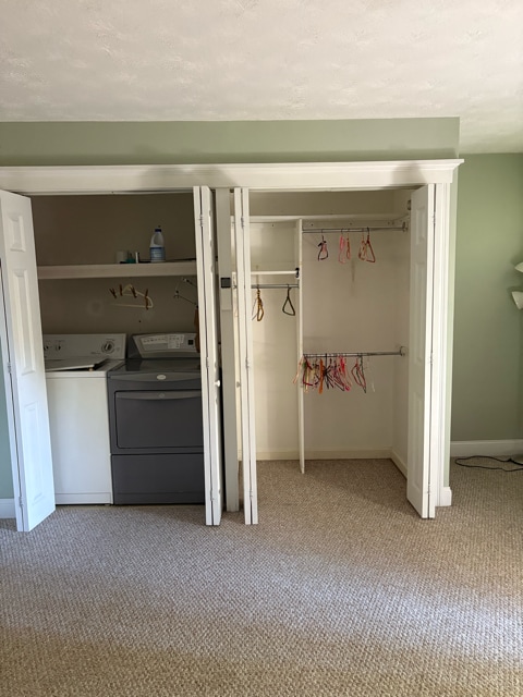 Laundry / Closet - 526 East Ave