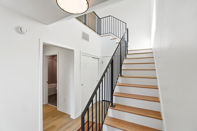 Building Photo - 33 N Blacksmith Ln