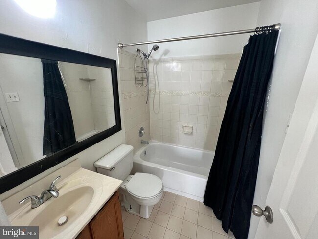 Building Photo - 3649 Dahlgren Pl