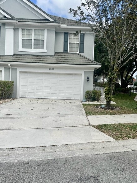 Building Photo - 403 4th Ln