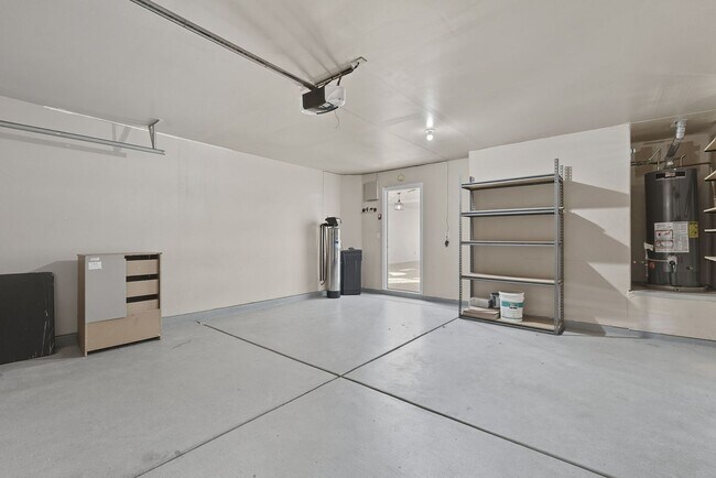 Building Photo - Bright & Inviting Tucson Home Near Davis-M...